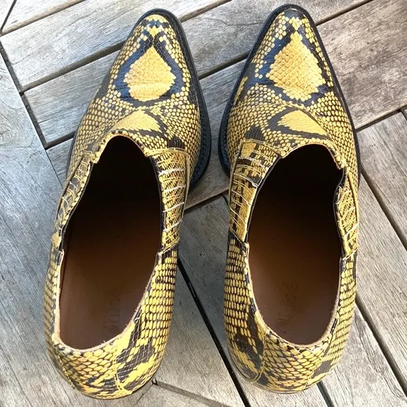 Chloe Rylee Low Boot 🥾 Snake Skin Python Print One of the &quot;It&quot; Patterns Luxe