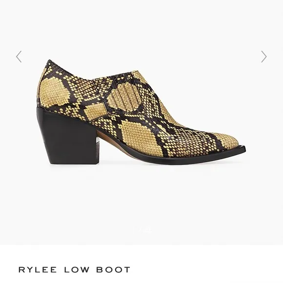 Chloe Rylee Low Boot 🥾 Snake Skin Python Print One of the &quot;It&quot; Patterns Luxe