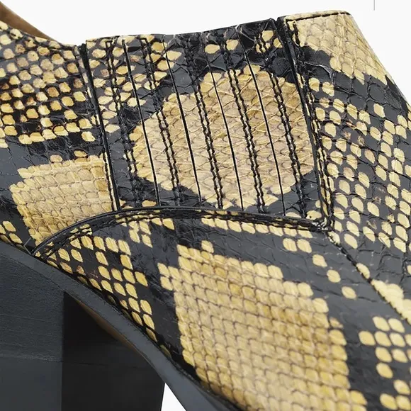 Chloe Rylee Low Boot 🥾 Snake Skin Python Print One of the &quot;It&quot; Patterns Luxe