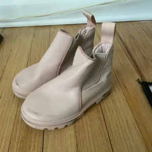 Chunky Pink Chelsea Boots with Platform Sole