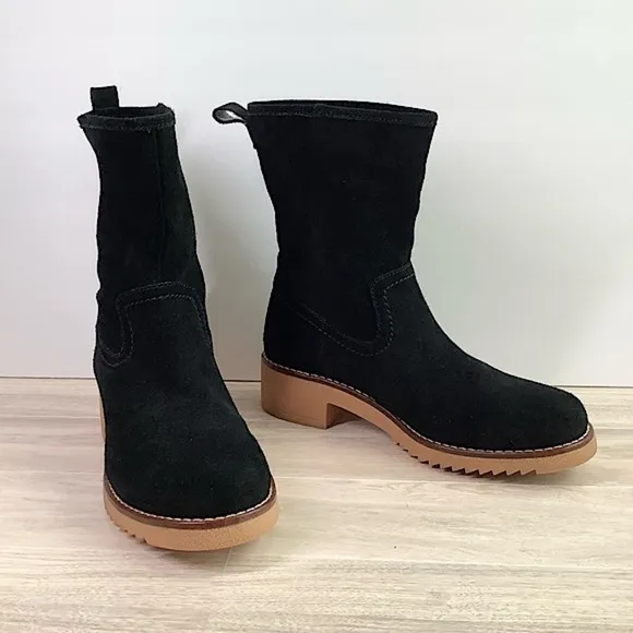 CLARKS Black Suede Boots Eden Mid Hi Chunky Boot Pull One Lug Sole Streetwear