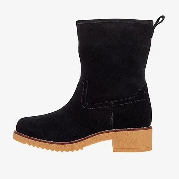 CLARKS Black Suede Boots Eden Mid Hi Chunky Boot Pull One Lug Sole Streetwear