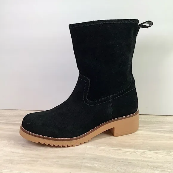 CLARKS Black Suede Boots Eden Mid Hi Chunky Boot Pull One Lug Sole Streetwear
