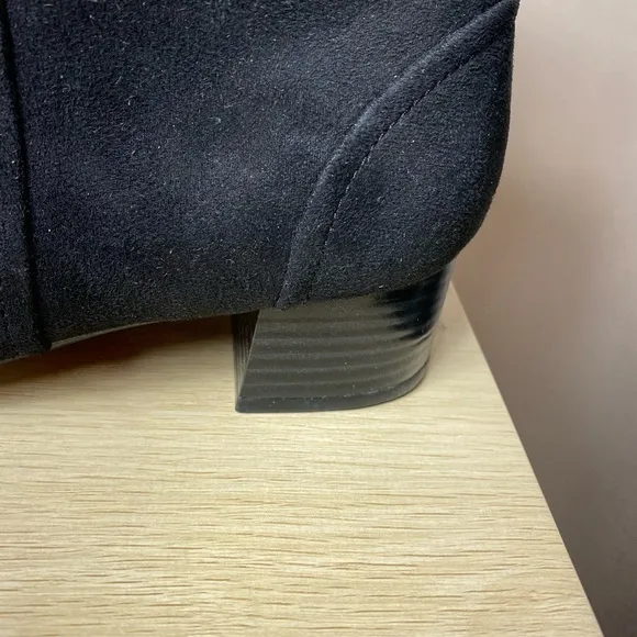 Clarks Black Suede Chunky Heel Ankle Boots size 7