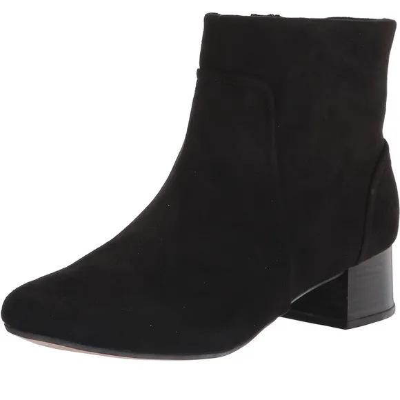 Clarks Black Suede Chunky Heel Ankle Boots size 7
