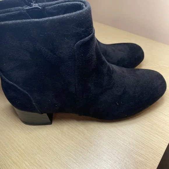 Clarks Black Suede Chunky Heel Ankle Boots size 7