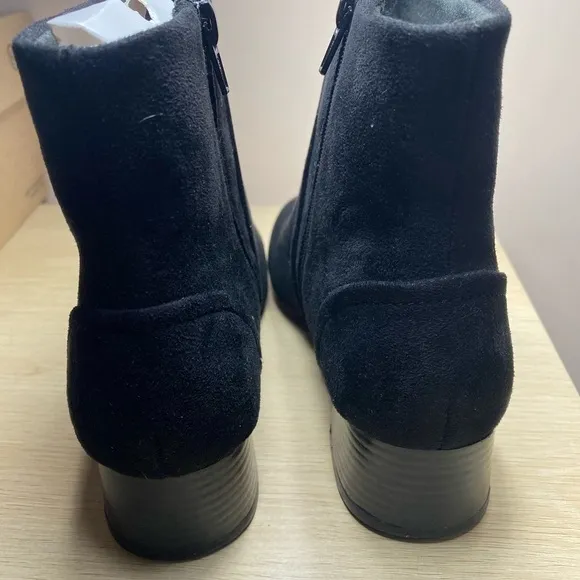 Clarks Black Suede Chunky Heel Ankle Boots size 7