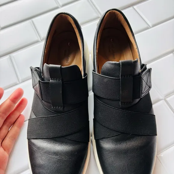 Clarks Black Un Rio Strap Sneakers Size 9.5M