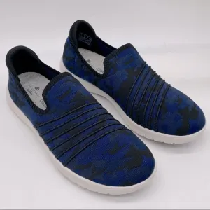 Clarks Cloudsteppers Adella Step Women's Slip-On Sneakers in blue camo size 7.5M