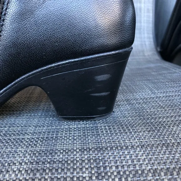 Clarks Emily 2 Erin Pump Leather Black Ankle Boots Chunky Heel women’s size 5.5
