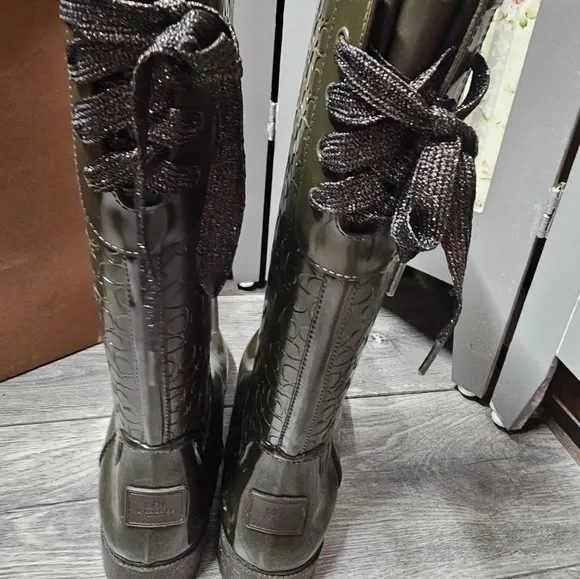 Coach Signature Rain Boots Mid-Calf Green FG1876 Embossed Size 9B NEW