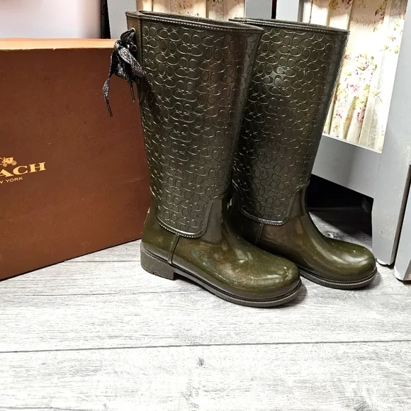 Coach Signature Rain Boots Mid-Calf Green FG1876 Embossed Size 9B NEW