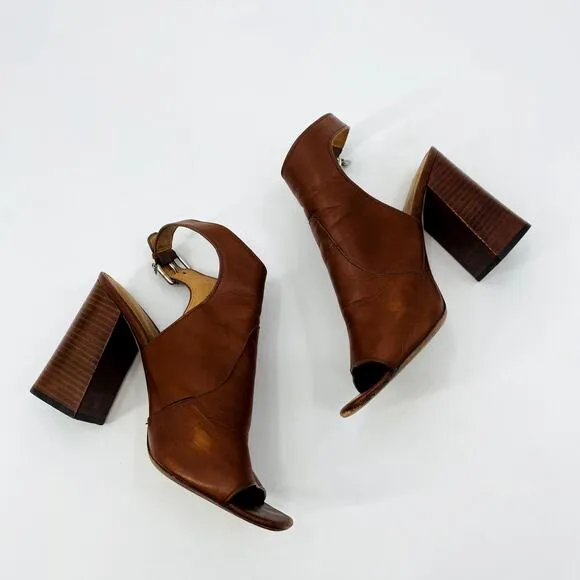 Coach Size 9.5 Brown Leather Heeled Open Toed Sandals
