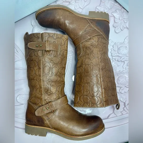 COACH “VIRGINIA” Iconic Logo Brown Embossed Monogram Riding Moto Boots 8B