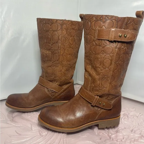 COACH “VIRGINIA” Iconic Logo Brown Embossed Monogram Riding Moto Boots 8B