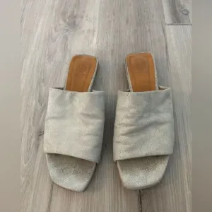 Coclico 37/7 Silver Shimmer Leather Square Toe Flat Sandals