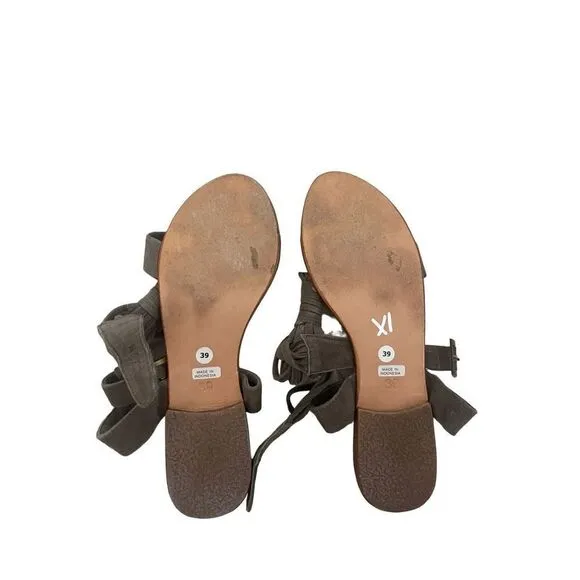 Cocobelle Womens Gray Suede Leather Buckle T-Strap Strappy Sandals Flats Size 39
