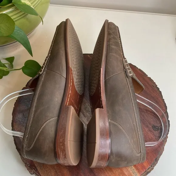 COLE HAAN 10 Stone Grey Penny Loafers