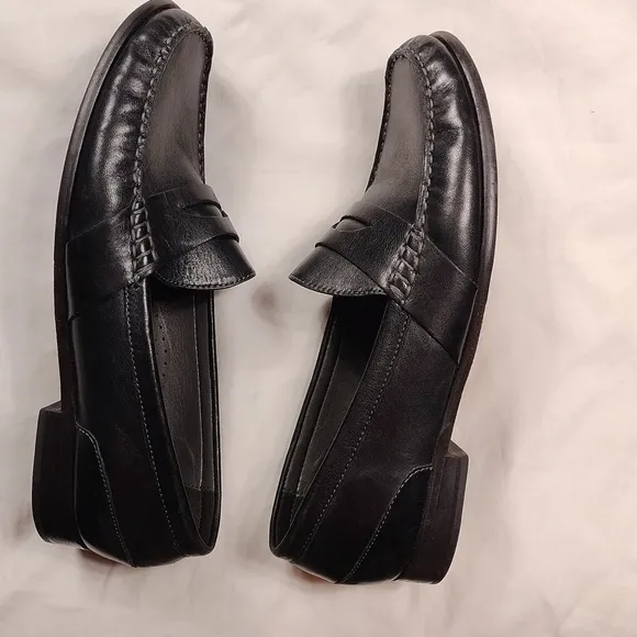 Cole Haan men's penny loafers size  9 1/2
