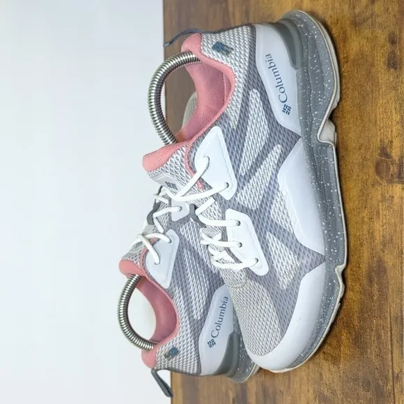 Columbia Vitesse Outdry performance Hiking sneakers womans size 8  EU 39