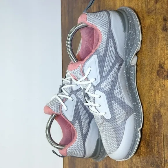 Columbia Vitesse Outdry performance Hiking sneakers womans size 8  EU 39