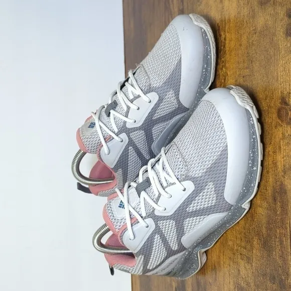 Columbia Vitesse Outdry performance Hiking sneakers womans size 8  EU 39