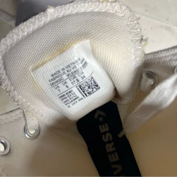 CONVERSE Chuck Taylor High Tops Sneakers Lugged Sole White Womens Size 7