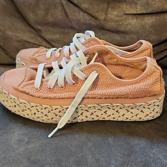 Converse Size 8 Sneakrts Women's Lace-Up Sneakers Espadrilles Frayed Excellent