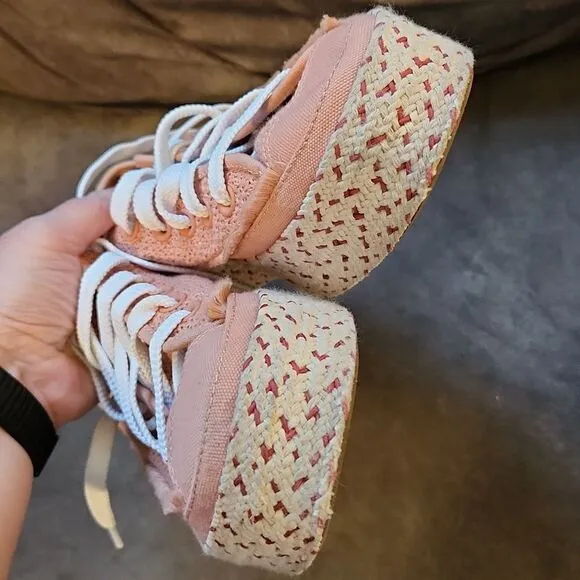 Converse Size 8 Sneakrts Women's Lace-Up Sneakers Espadrilles Frayed Excellent
