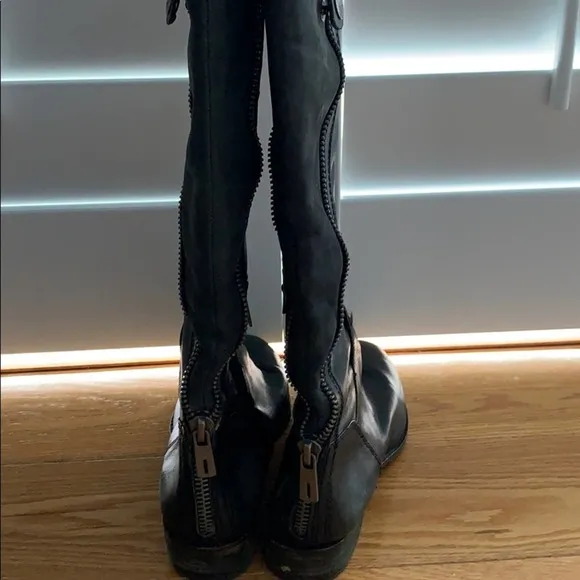 COPY - Boots western in style
