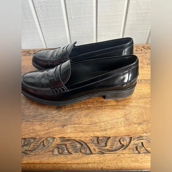 COPY - EUC Tods black  patent leather women's size 10 black penny loafers