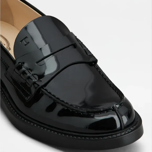 COPY - EUC Tods black  patent leather women's size 10 black penny loafers