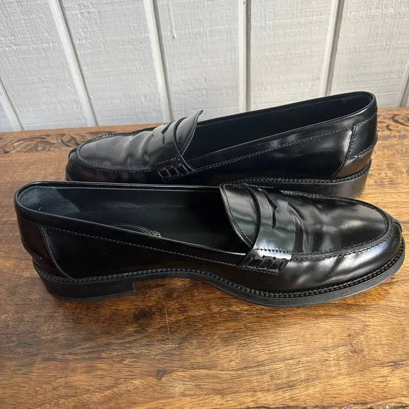 COPY - EUC Tods black  patent leather women's size 10 black penny loafers