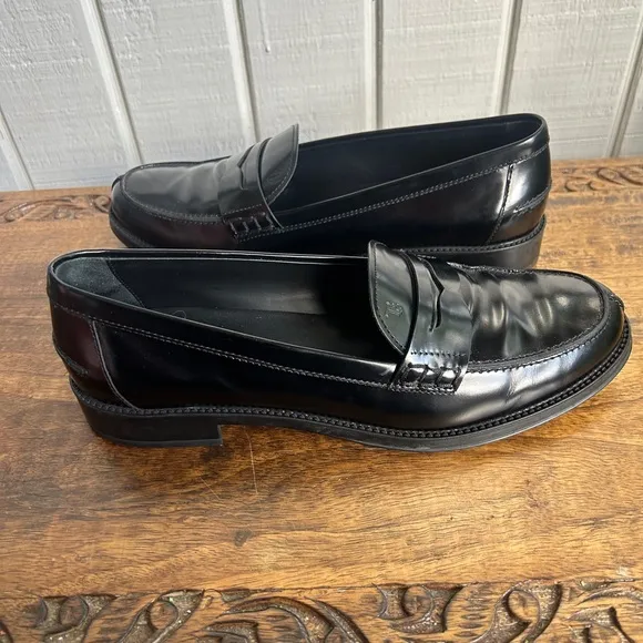 COPY - EUC Tods black  patent leather women's size 10 black penny loafers