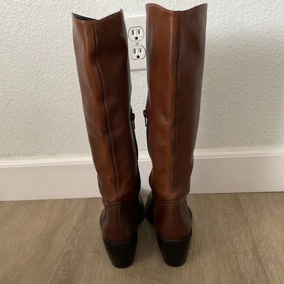 COPY - NWOT $450 Stuart Weitzman Heeled High Brown Leather Laced Boots