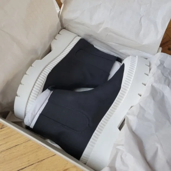 COPY - NWT MARC FISHER Libbi Lugsole/Chunky Booties - Sz 9.5