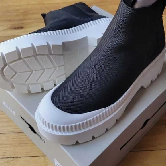 COPY - NWT MARC FISHER Libbi Lugsole/Chunky Booties - Sz 9.5