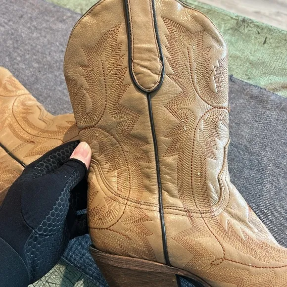 Corral Embroidered Cowboy Boot Tan Size 7