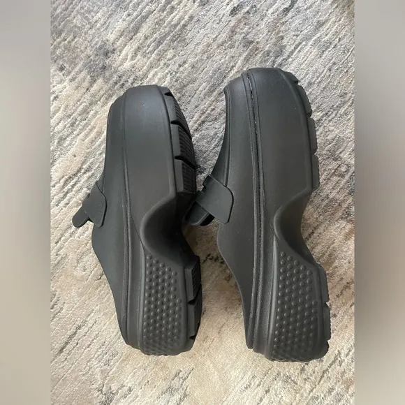 Crocs Stomp Platform Penny Loafers Black Rubber Chunky Y2K M8/W10-Like New