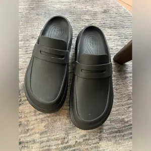 Crocs Stomp Platform Penny Loafers Black Rubber Chunky Y2K M8/W10-Like New