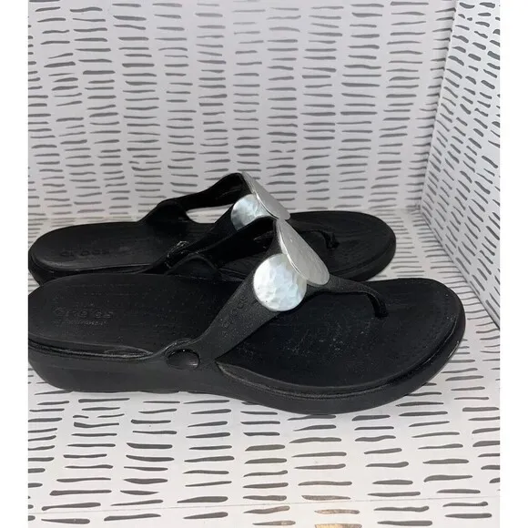 Crocs Women's Sanrah Wedge Sandals Circle Hammered Metal Accents Size 9 Black