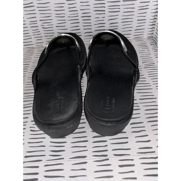 Crocs Women's Sanrah Wedge Sandals Circle Hammered Metal Accents Size 9 Black