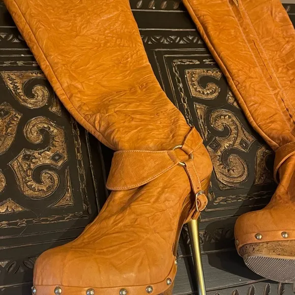 Custom made full leather inside and out, stiletto mid calf boots. Sz7