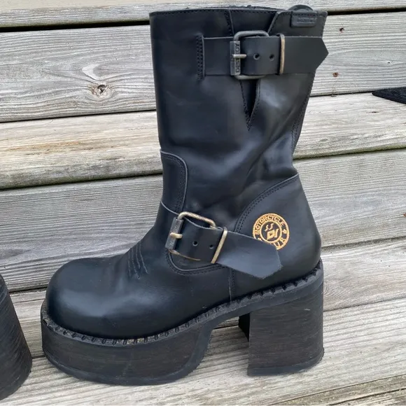 Destroy 90s Y2K Chunky Chonk Goth Black Leather Platform Boots 9