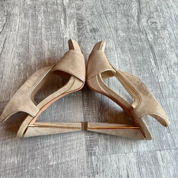DIANE VON FURSTENBERG Julia Tan Suede Open Toe Sandals Size 7.5M