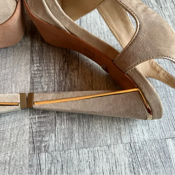 DIANE VON FURSTENBERG Julia Tan Suede Open Toe Sandals Size 7.5M