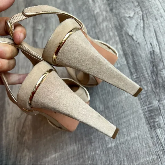 DIANE VON FURSTENBERG Julia Tan Suede Open Toe Sandals Size 7.5M