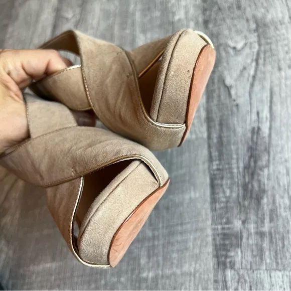 DIANE VON FURSTENBERG Julia Tan Suede Open Toe Sandals Size 7.5M