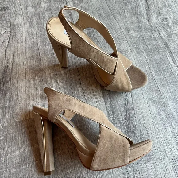 DIANE VON FURSTENBERG Julia Tan Suede Open Toe Sandals Size 7.5M