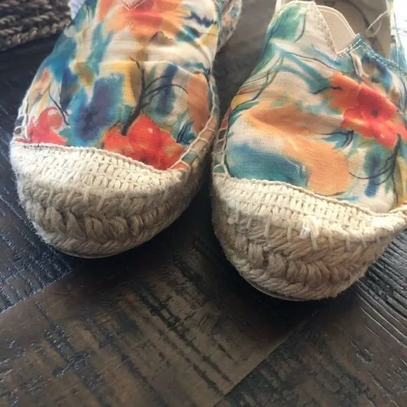 Dirty Laundry Tropical Floral Platform Espadrilles